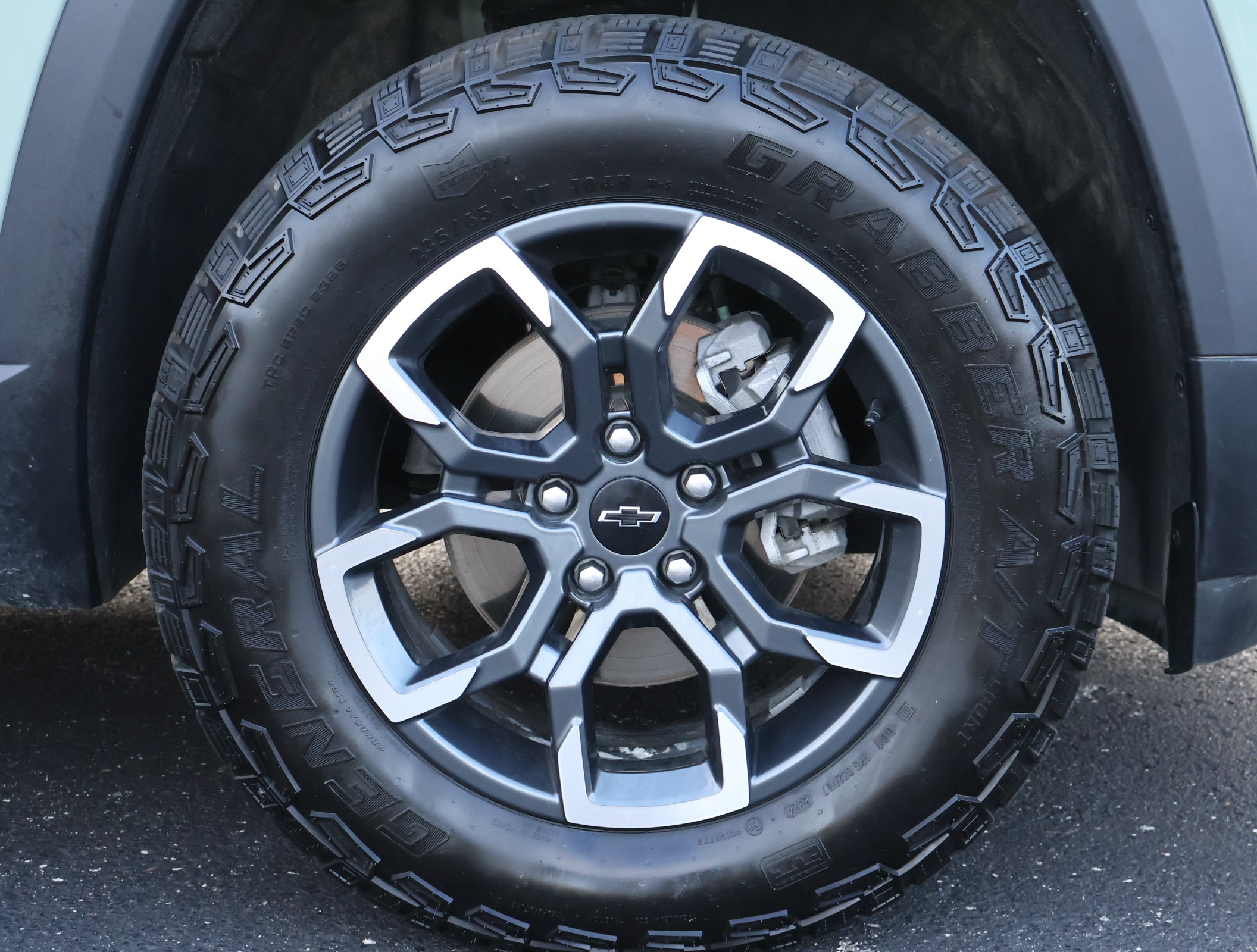 Certified 2025 Chevrolet Equinox ACTIV w/ Safety and Technology Package FWD image 30