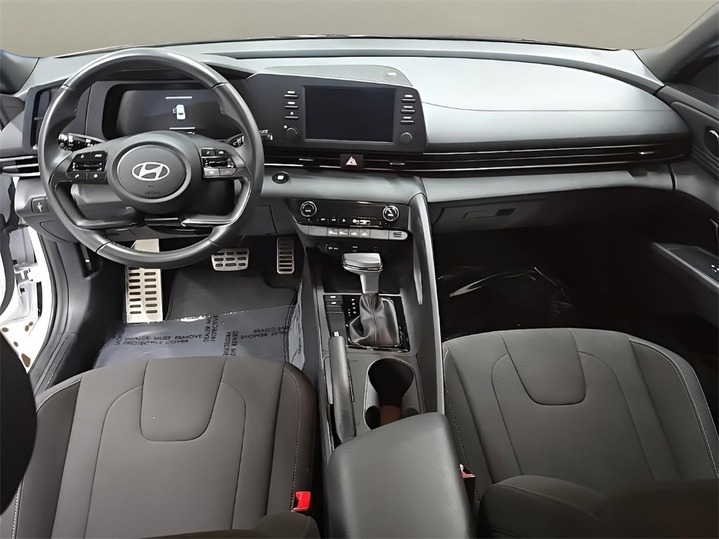 Used 2025 Hyundai Elantra Sport image 21