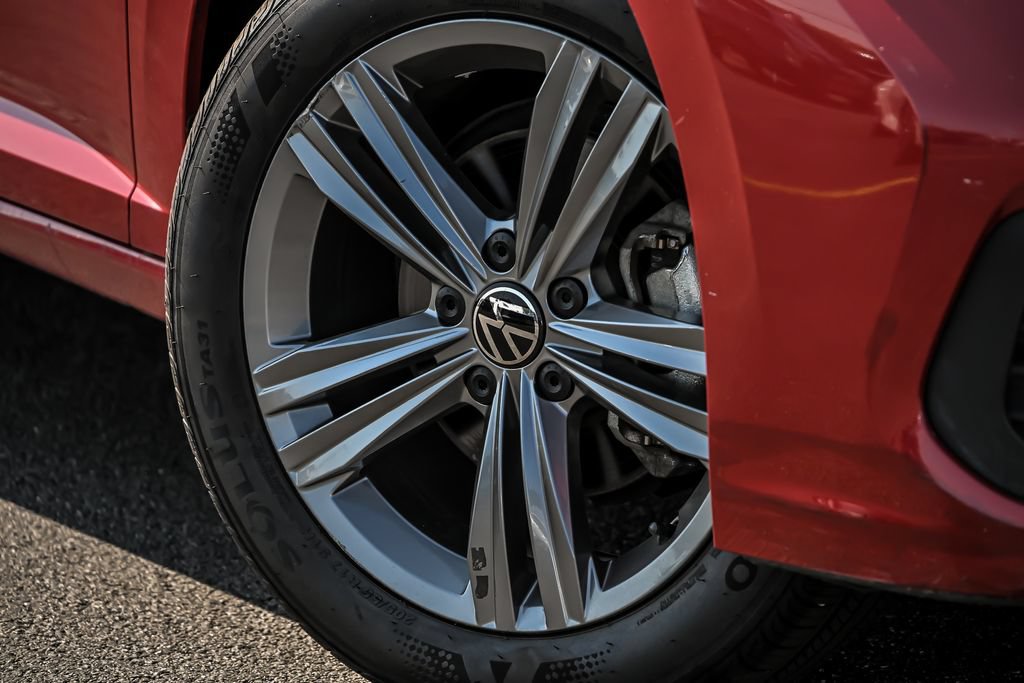 Used 2023 Volkswagen Jetta SE FWD image 4