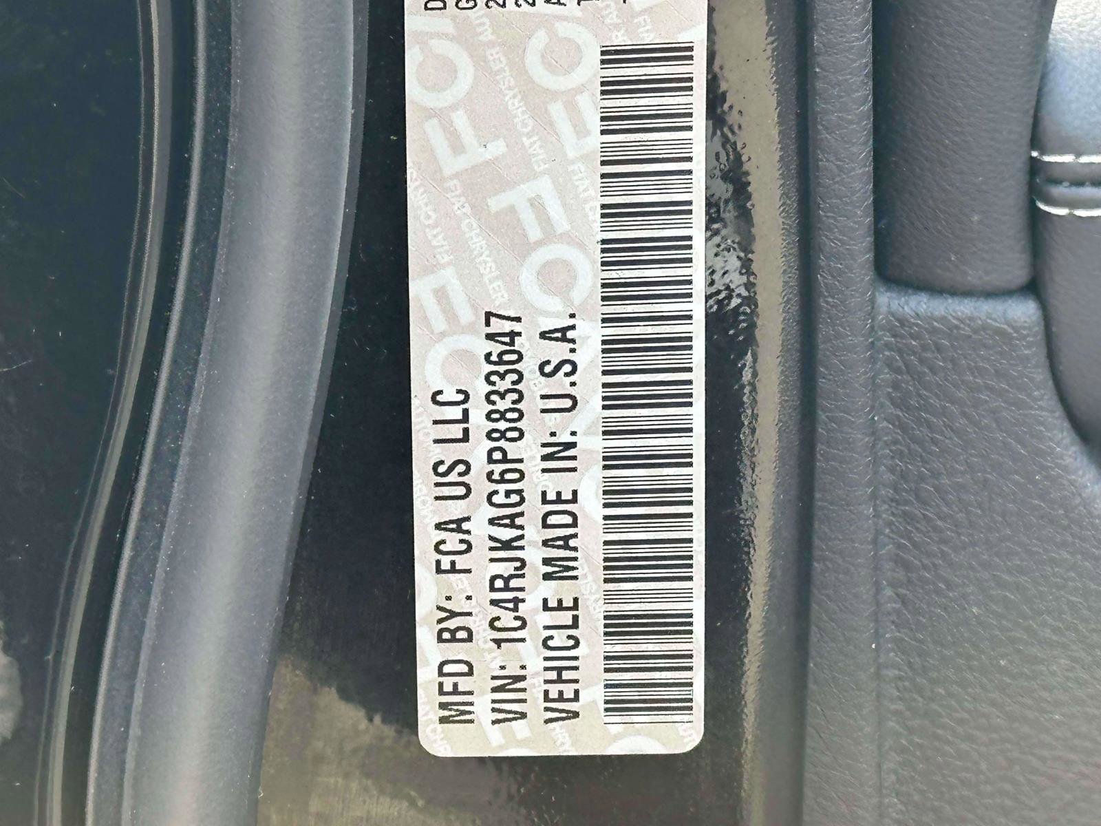 Used 2023 Jeep Grand Cherokee L Laredo image 18