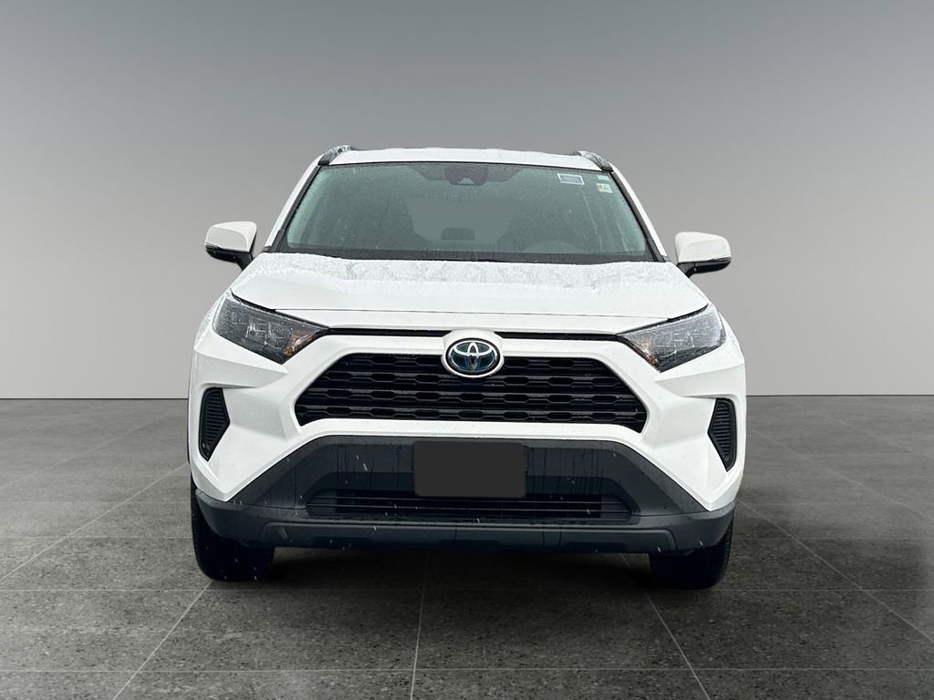 Used 2021 Toyota RAV4 LE image 2