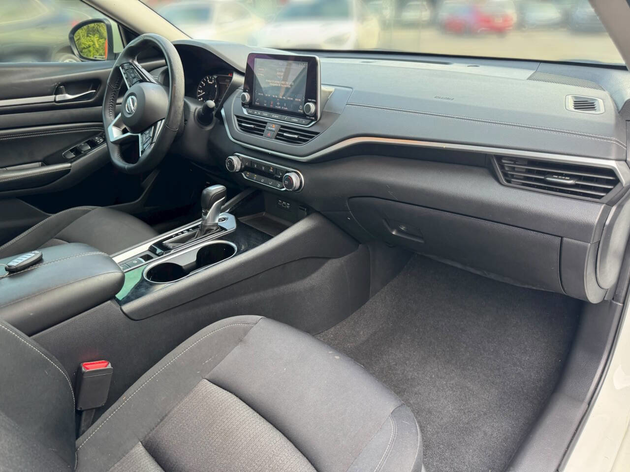 Used 2021 Nissan Altima 2.5 SV w/ SV Premium Package image 24