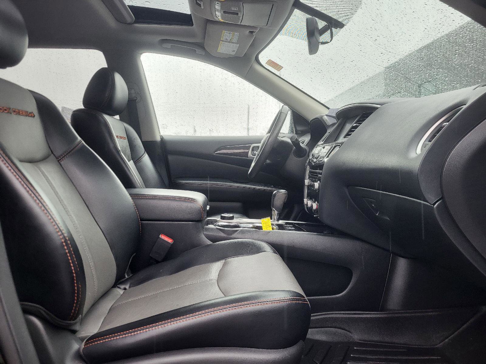 Used 2020 Nissan Pathfinder SL image 12