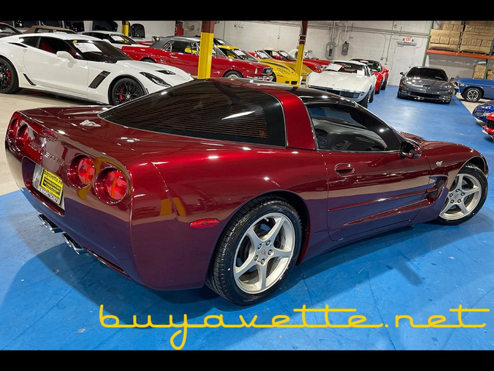 Used 2003 Chevrolet Corvette Coupe w/ Preferred Equipment Group RWD image 2