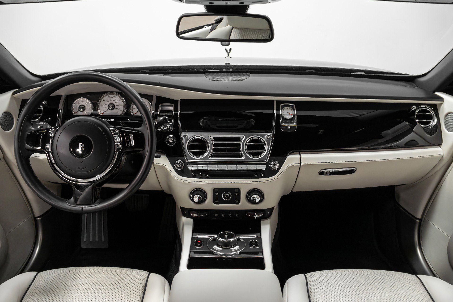 Used 2016 Rolls-Royce Wraith image 12