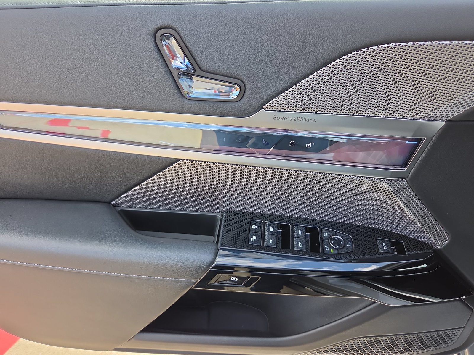 Used 2024 BMW i7 eDrive50 RWD image 23