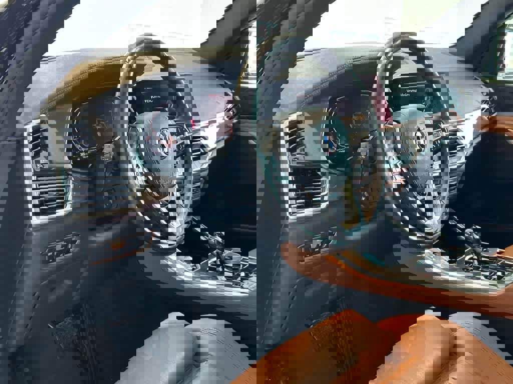 Used 2022 BMW X5 xDrive40i w/ Premium Package image 9