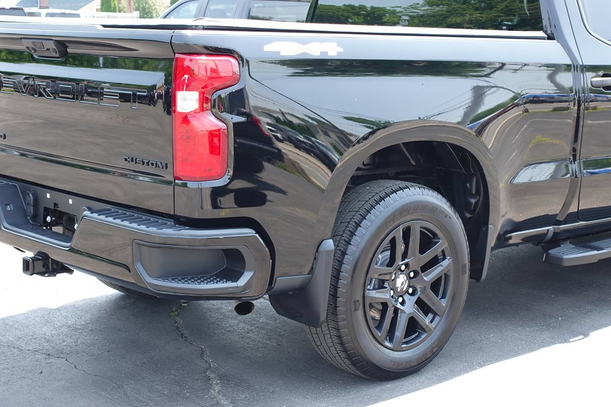 Used 2024 Chevrolet Silverado 1500 Custom AWD/4WD image 10