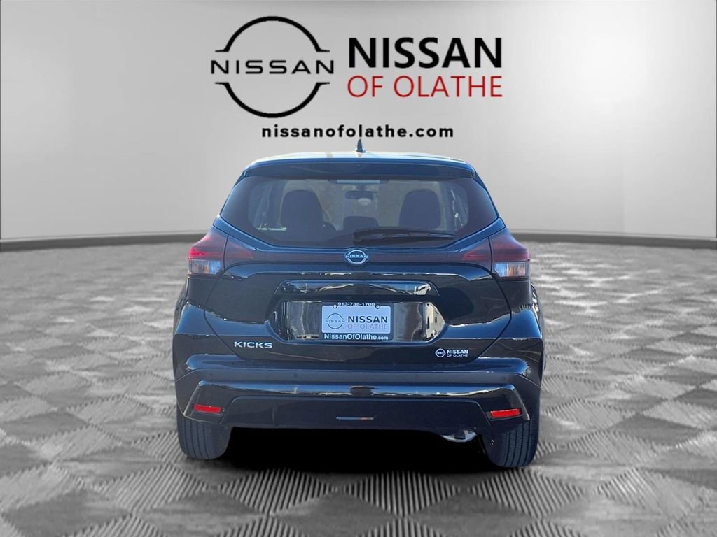 Certified 2025 Nissan Kicks Play S image 27