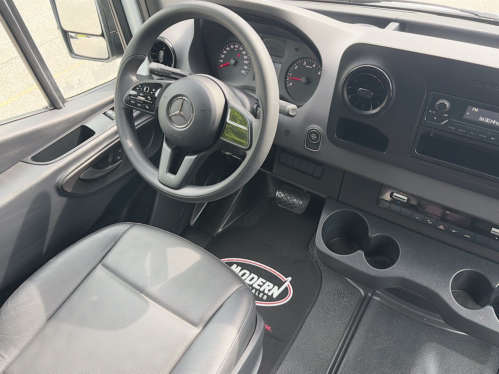 Used 2022 Mercedes-Benz Sprinter 1500 image 26