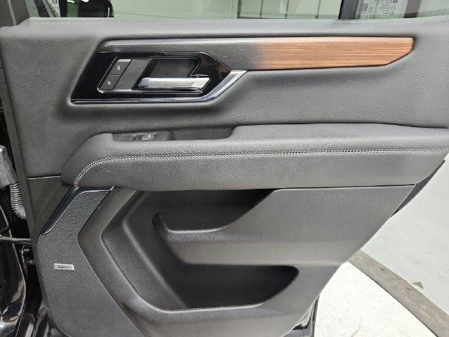 Used 2025 GMC Yukon Denali AWD/4WD image 43