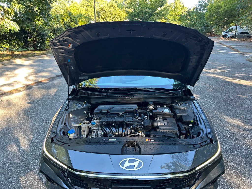 Used 2025 Hyundai Elantra SEL FWD image 12