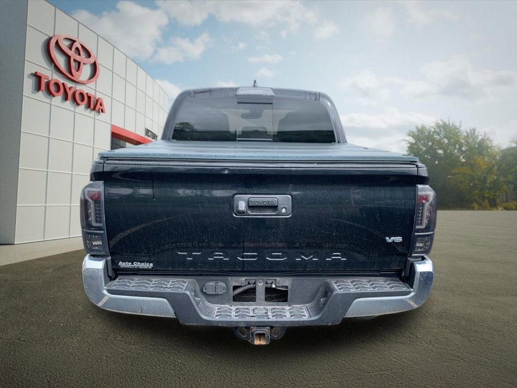 Used 2019 Toyota Tacoma TRD Off-Road w/ Four Season Floor Mat Package AWD/4WD image 3