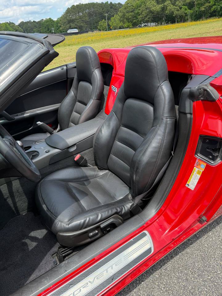 Used 2007 Chevrolet Corvette Convertible w/ Preferred Equipment Group RWD image 14