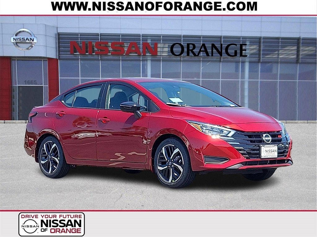 New 2025 Nissan Versa SR w/ Trunk Package