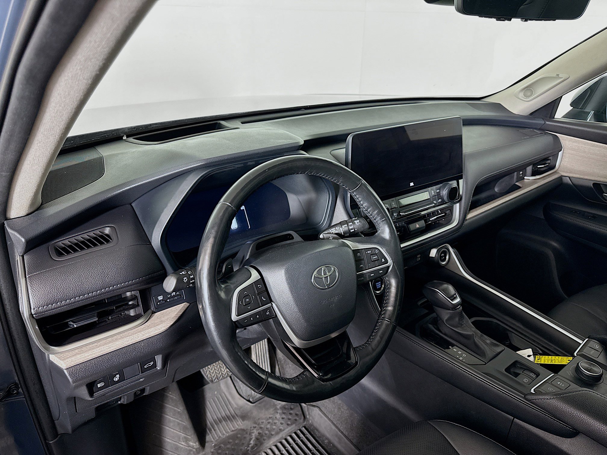 Used 2024 Toyota Grand Highlander Platinum image 9