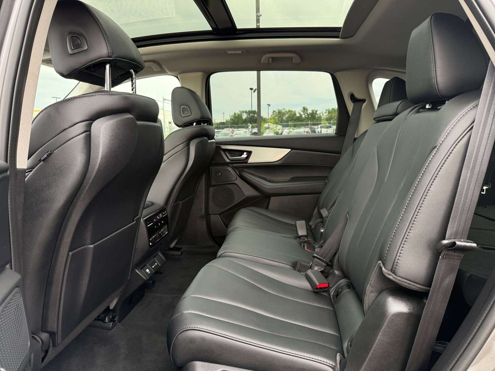 Used 2026 Acura MDX SH-AWD image 18