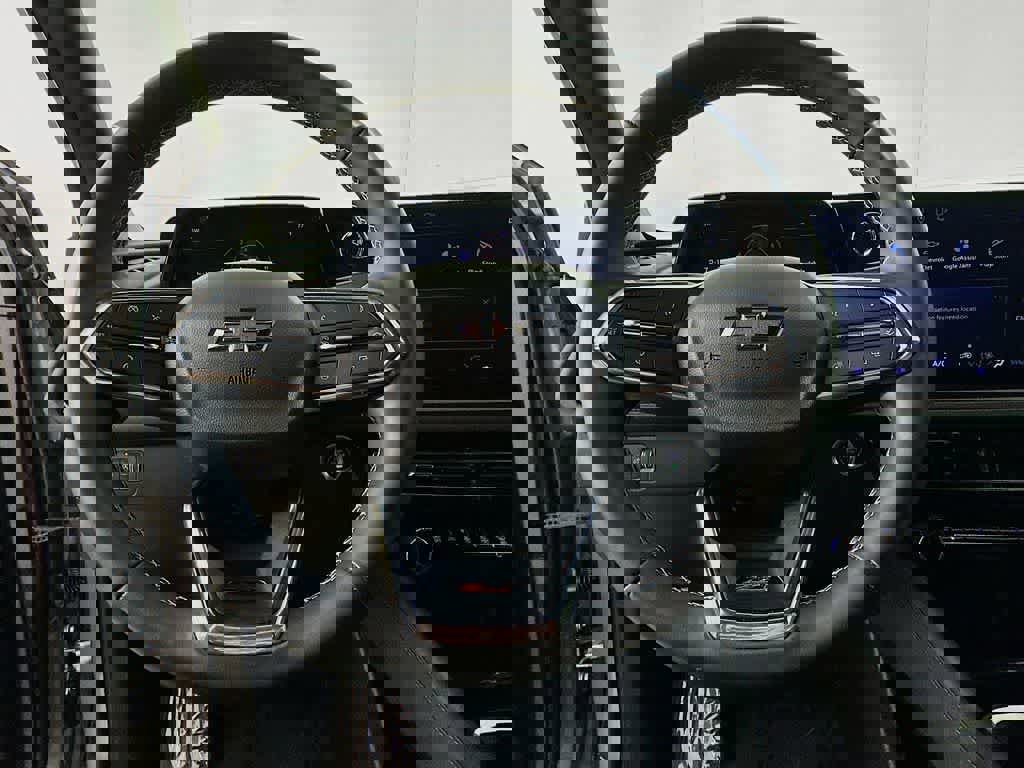 Used 2025 Chevrolet Traverse Z71 image 16