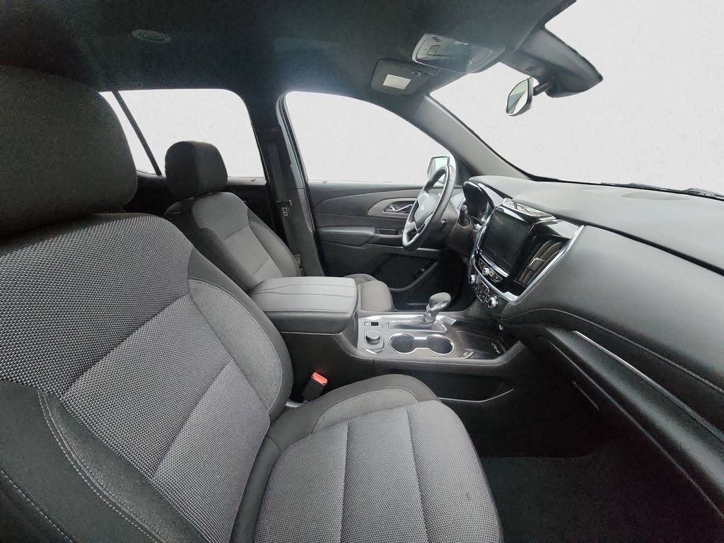 Used 2023 Chevrolet Traverse LT AWD/4WD image 10
