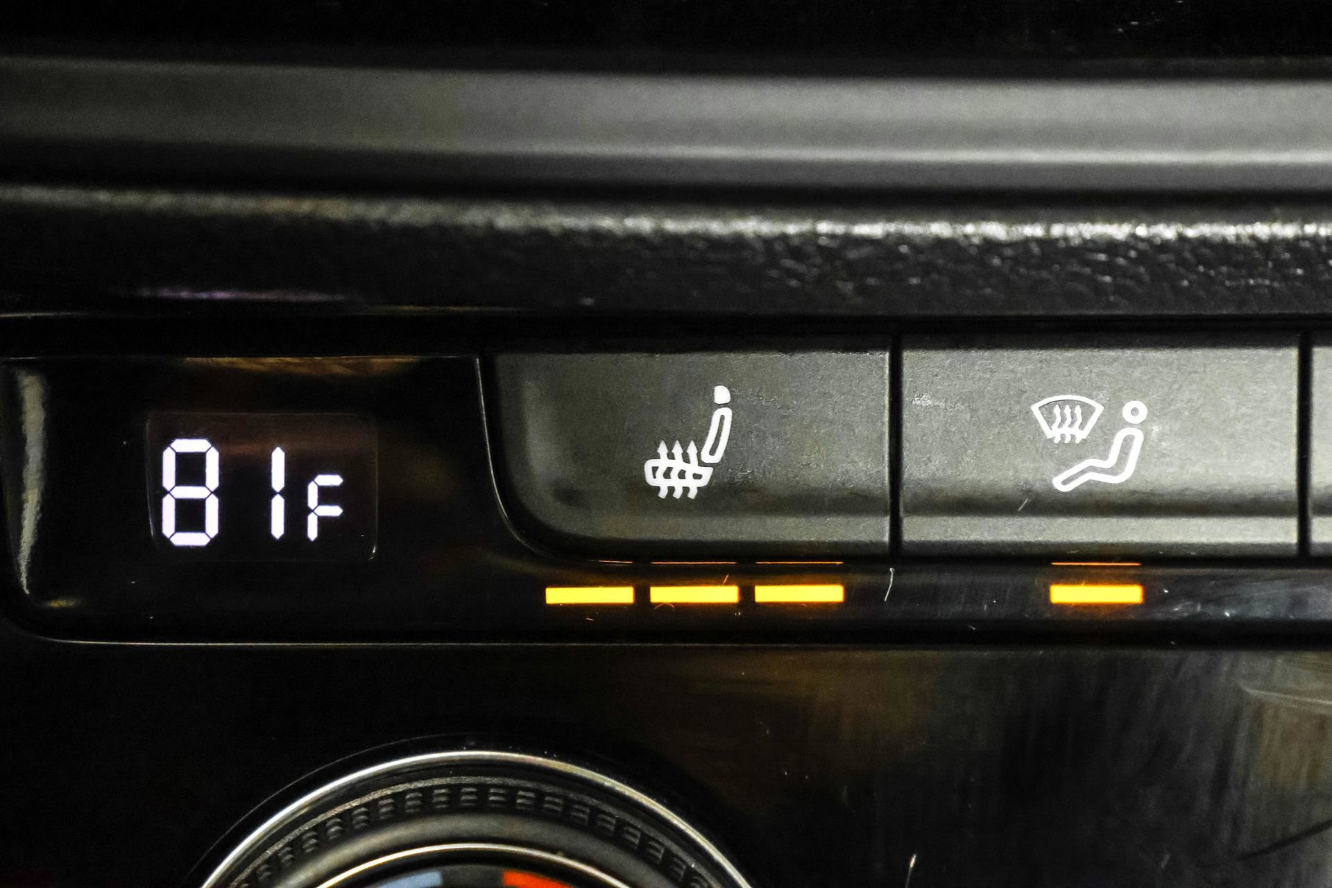 Used 2024 Volkswagen Jetta SE image 31