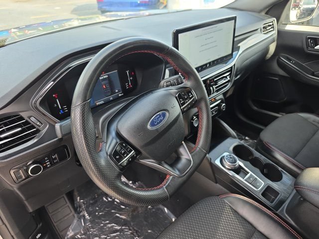 Certified 2023 Ford Escape ST-Line w/ Tech Pack #1 FWD image 19