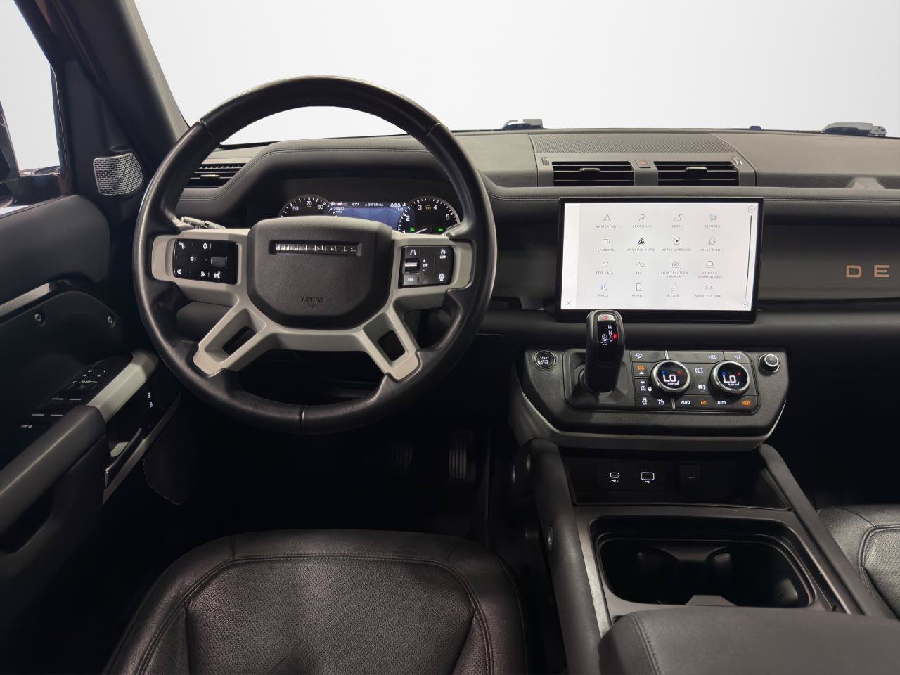 Used 2023 Land Rover Defender 130 SE AWD/4WD image 18