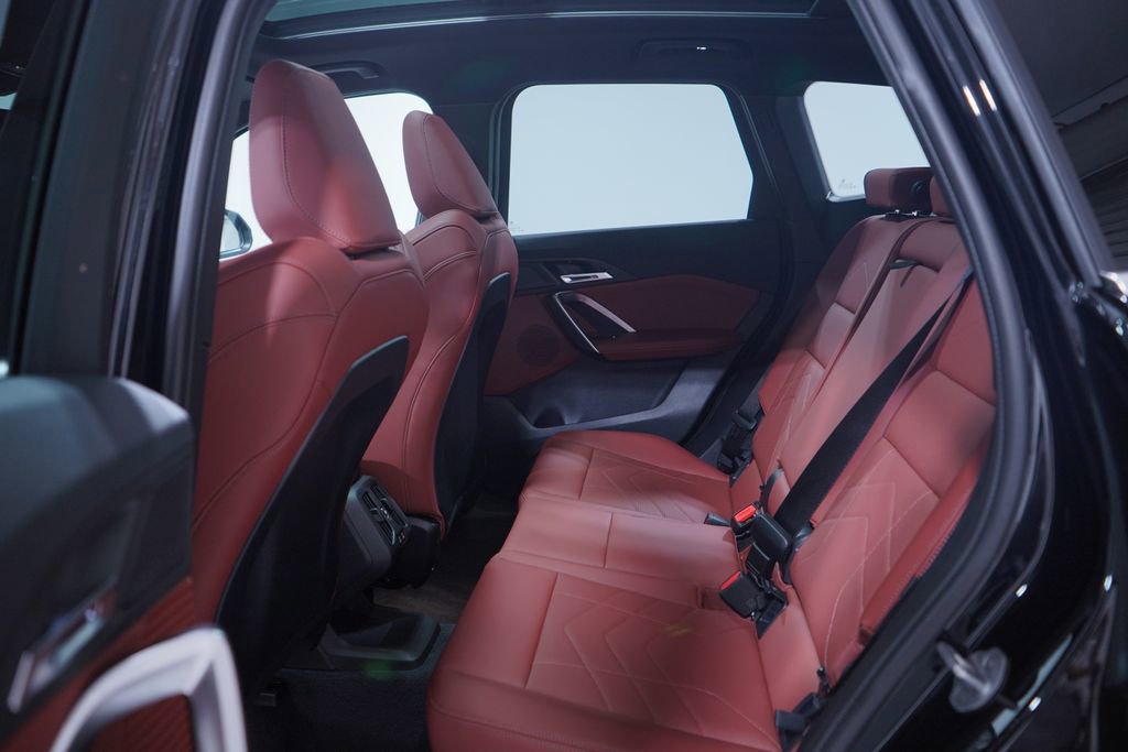 Used 2026 BMW X1 xDrive28i image 9