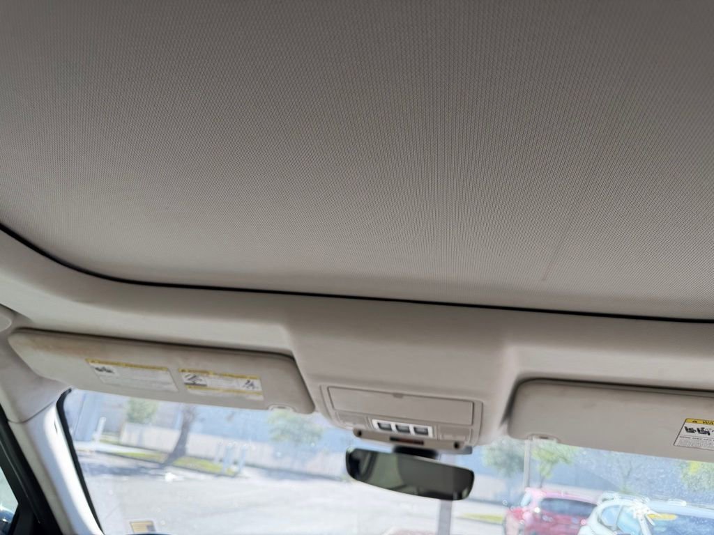 Used 2018 Land Rover Discovery HSE image 20