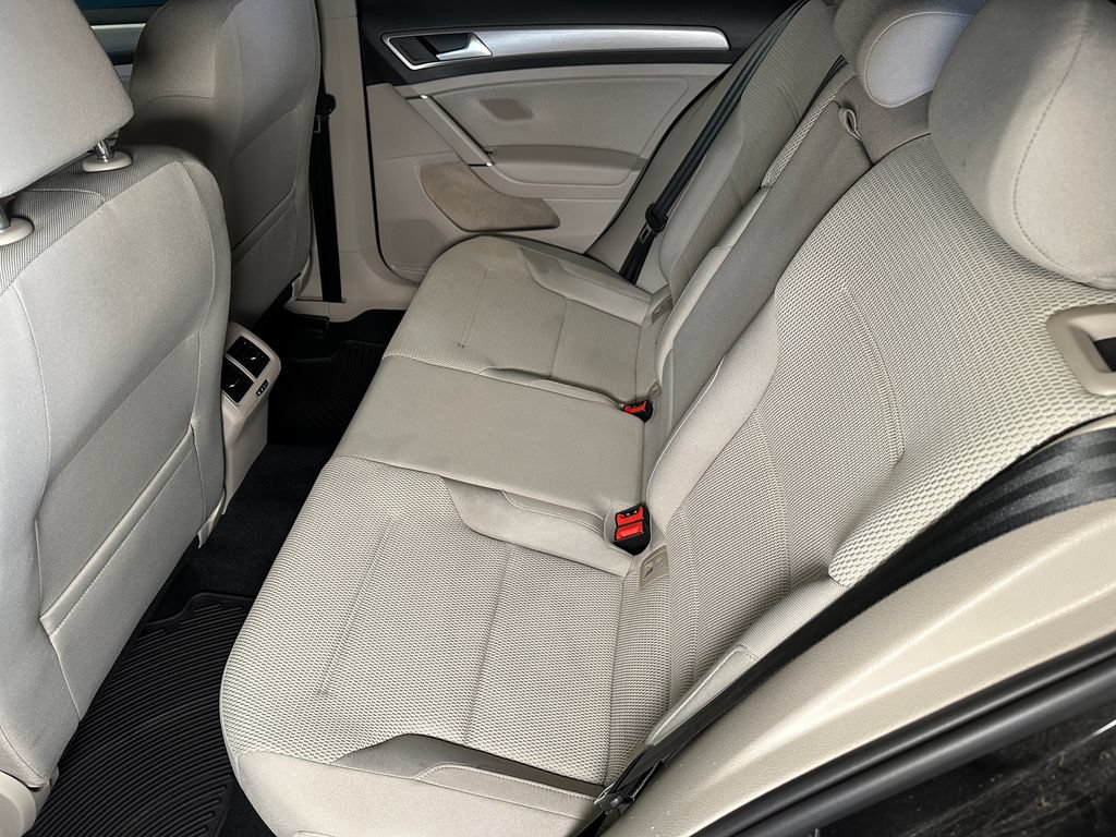 Used 2016 Volkswagen Golf S FWD image 20