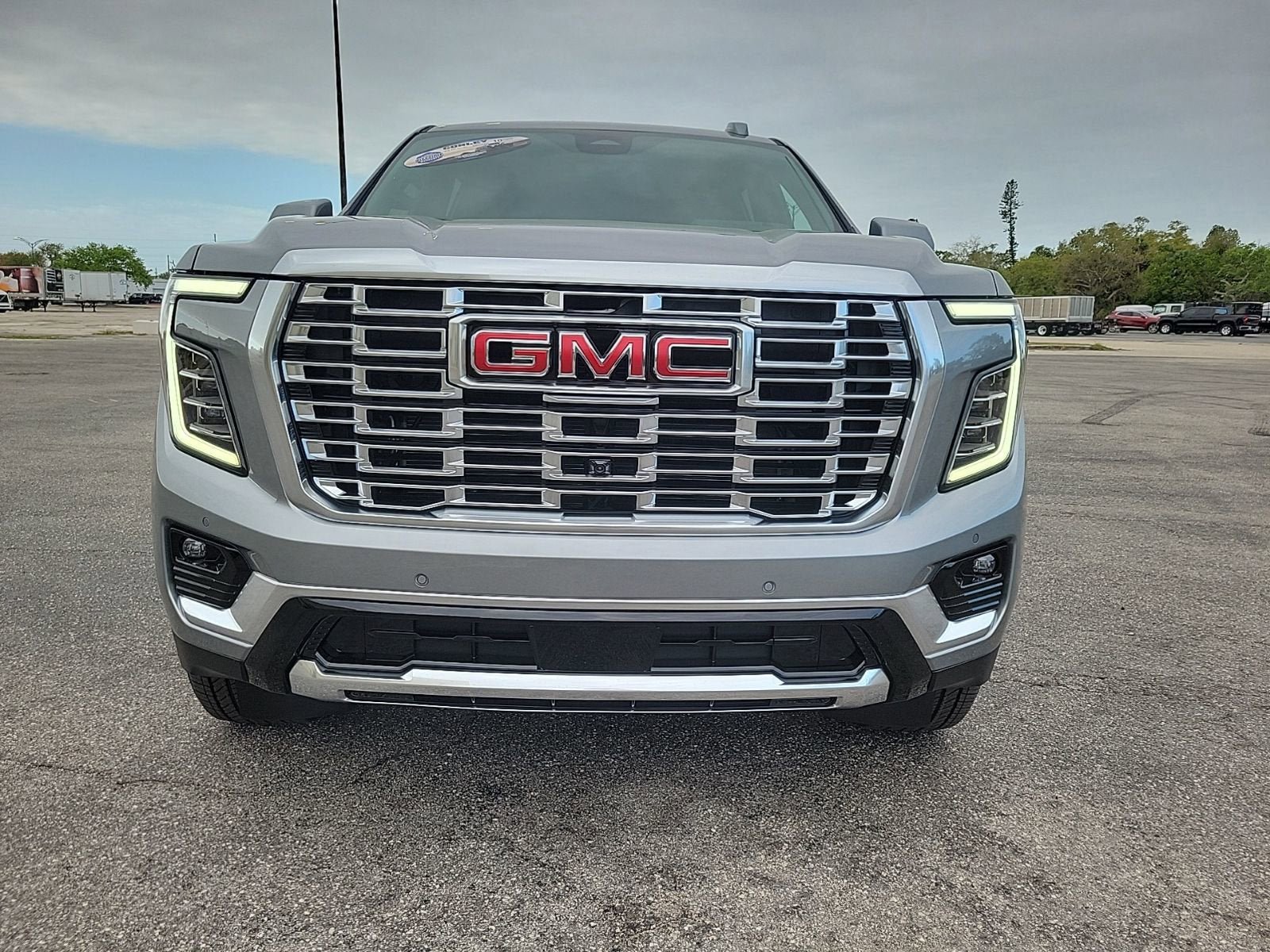 New 2026 GMC Yukon XL Denali w/ Denali Reserve Package AWD/4WD image 3