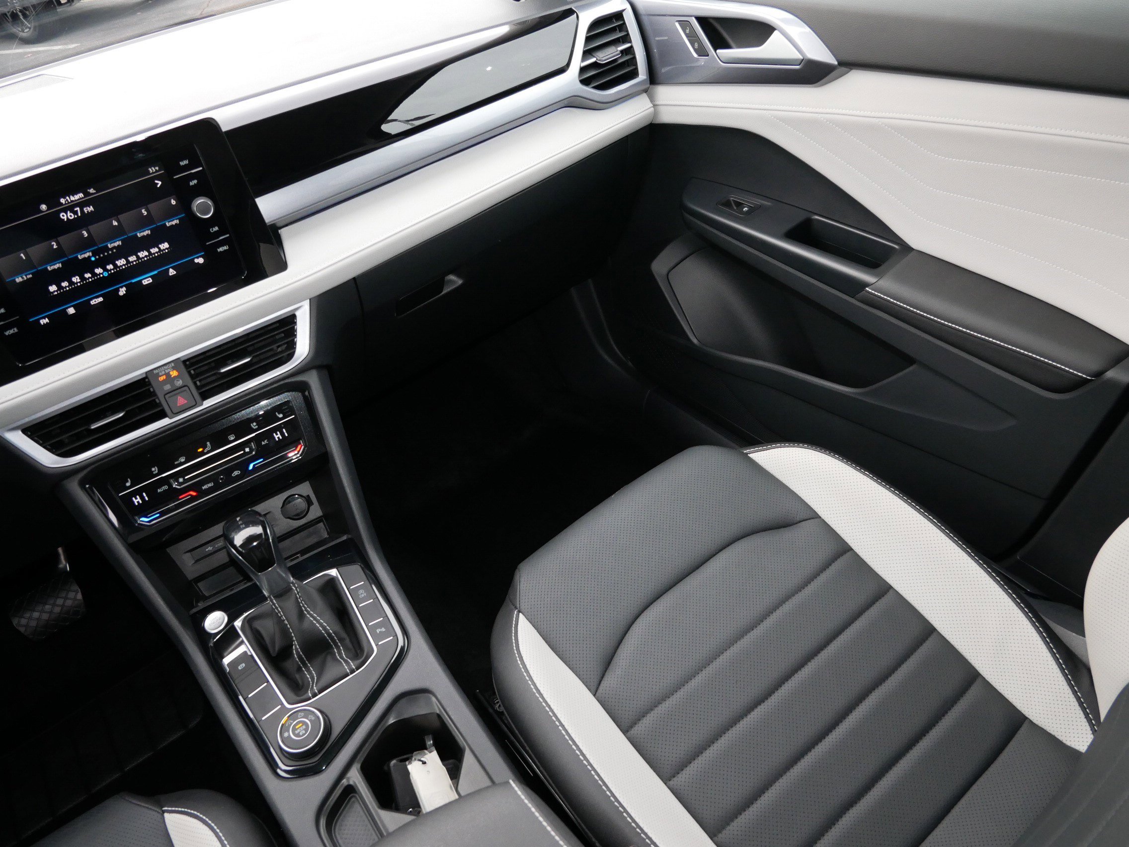 Certified 2025 Volkswagen Taos SEL image 11