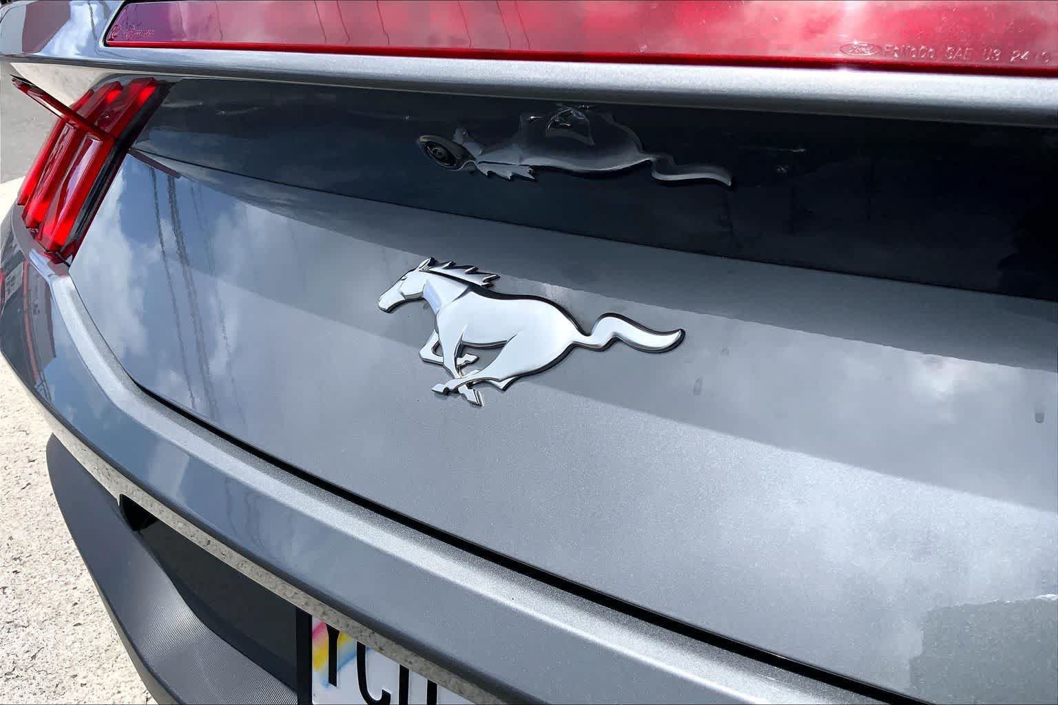 Used 2025 Ford Mustang Convertible RWD image 7