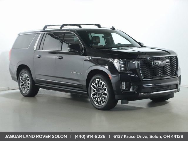 Used 2023 GMC Yukon XL Denali Ultimate AWD/4WD image 11