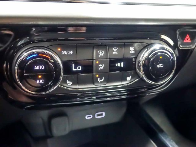New 2026 Chevrolet Trax LT w/ LT Convenience Package FWD image 17