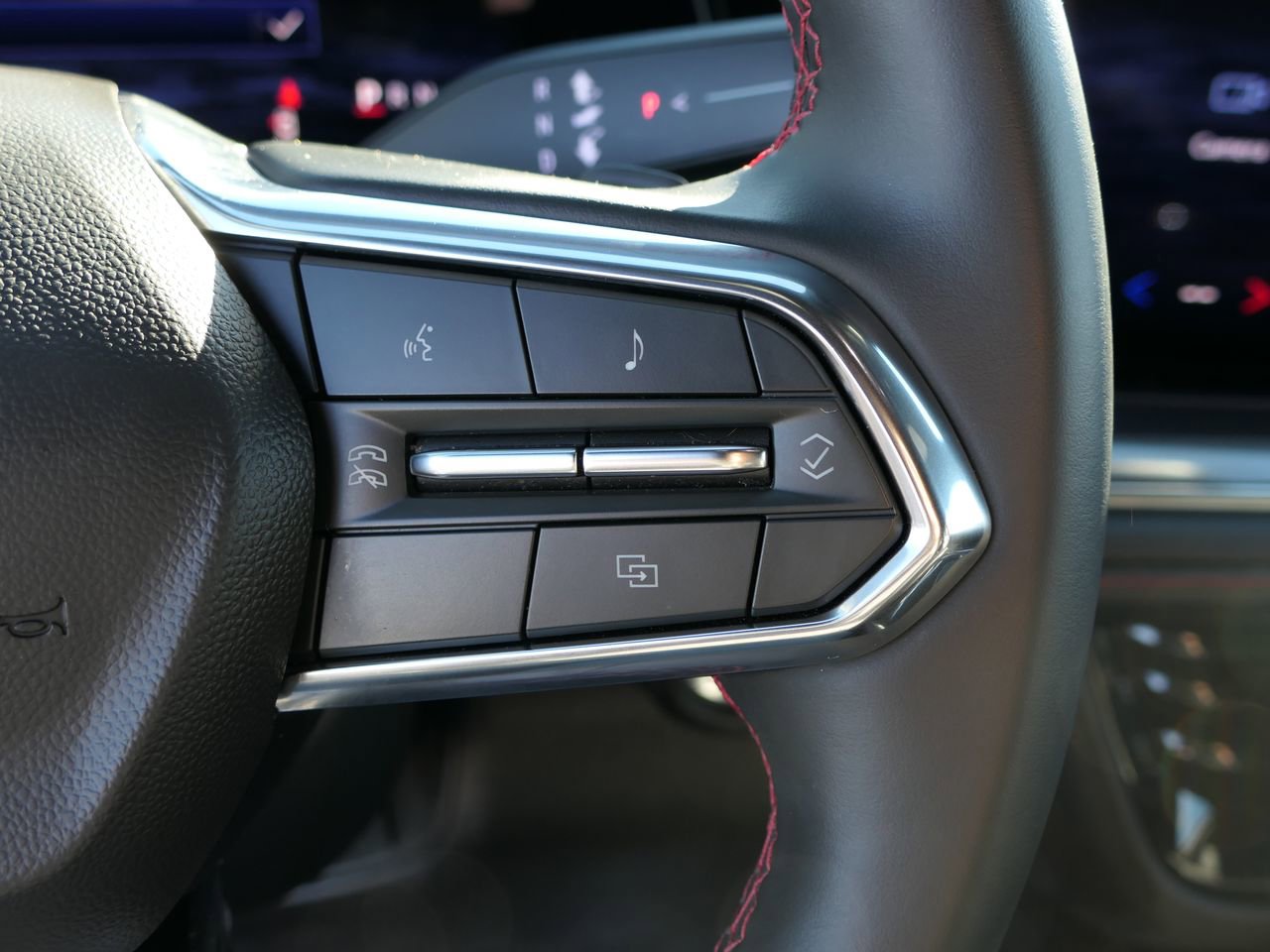 Used 2025 Chevrolet Suburban RST w/ Sun And Tow Package image 16