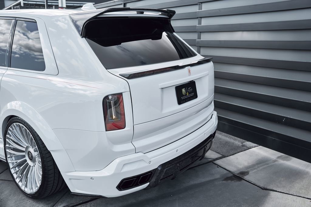 Used 2026 Rolls-Royce Cullinan AWD/4WD image 14