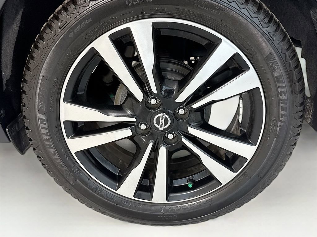 Used 2020 Nissan Kicks SR w/ SR Premium Package FWD image 31