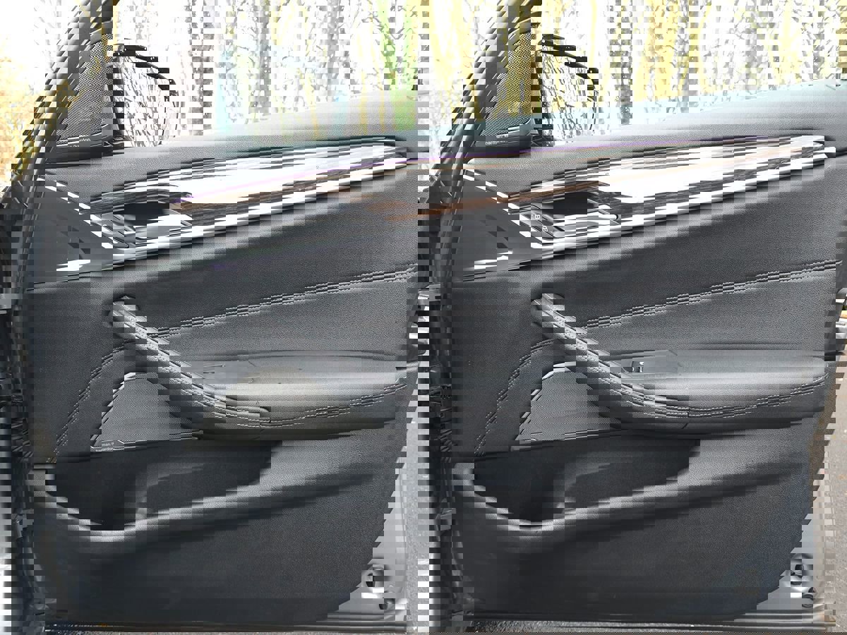 Used 2023 BMW 530e xDrive w/ Premium Package image 23