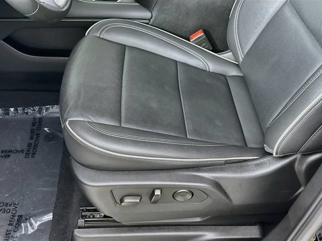 Used 2024 GMC Yukon SLT w/ SLT Luxury Package AWD/4WD image 21