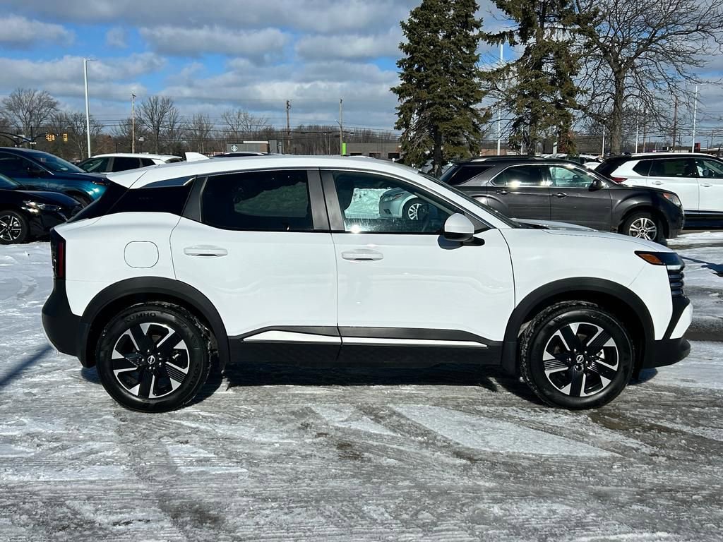 Used 2025 Nissan Kicks SV AWD/4WD image 10