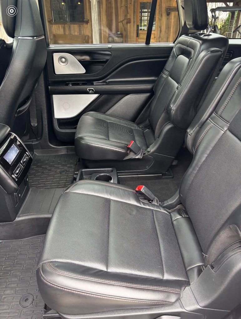 Used 2022 Lincoln Aviator Reserve w/ Equipment Group 201A image 6