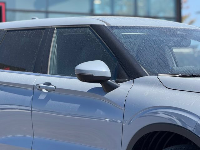 New 2026 Mitsubishi Outlander SE FWD image 4