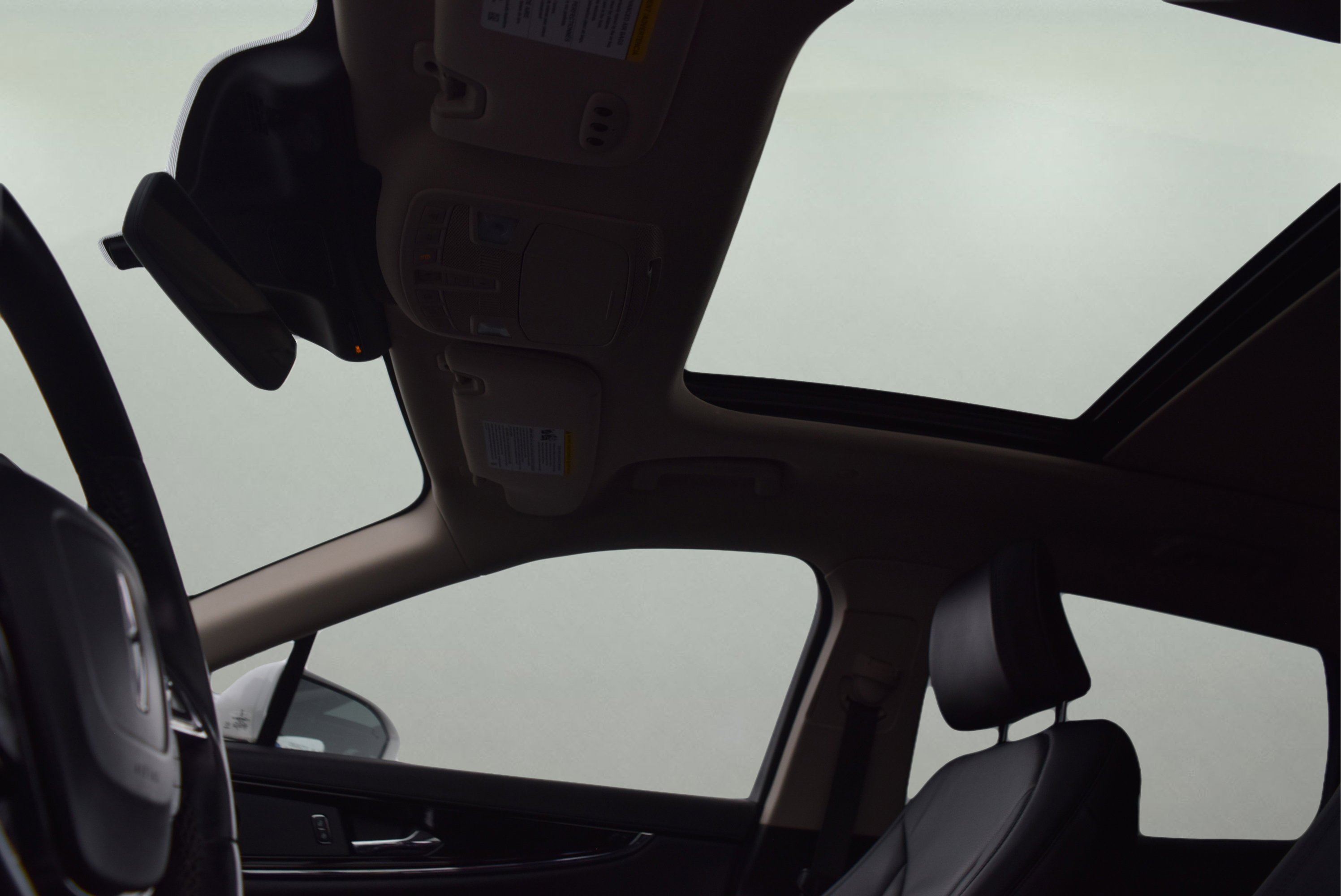 Used 2022 Lincoln Nautilus Reserve w/ Equipment Group 201A image 9