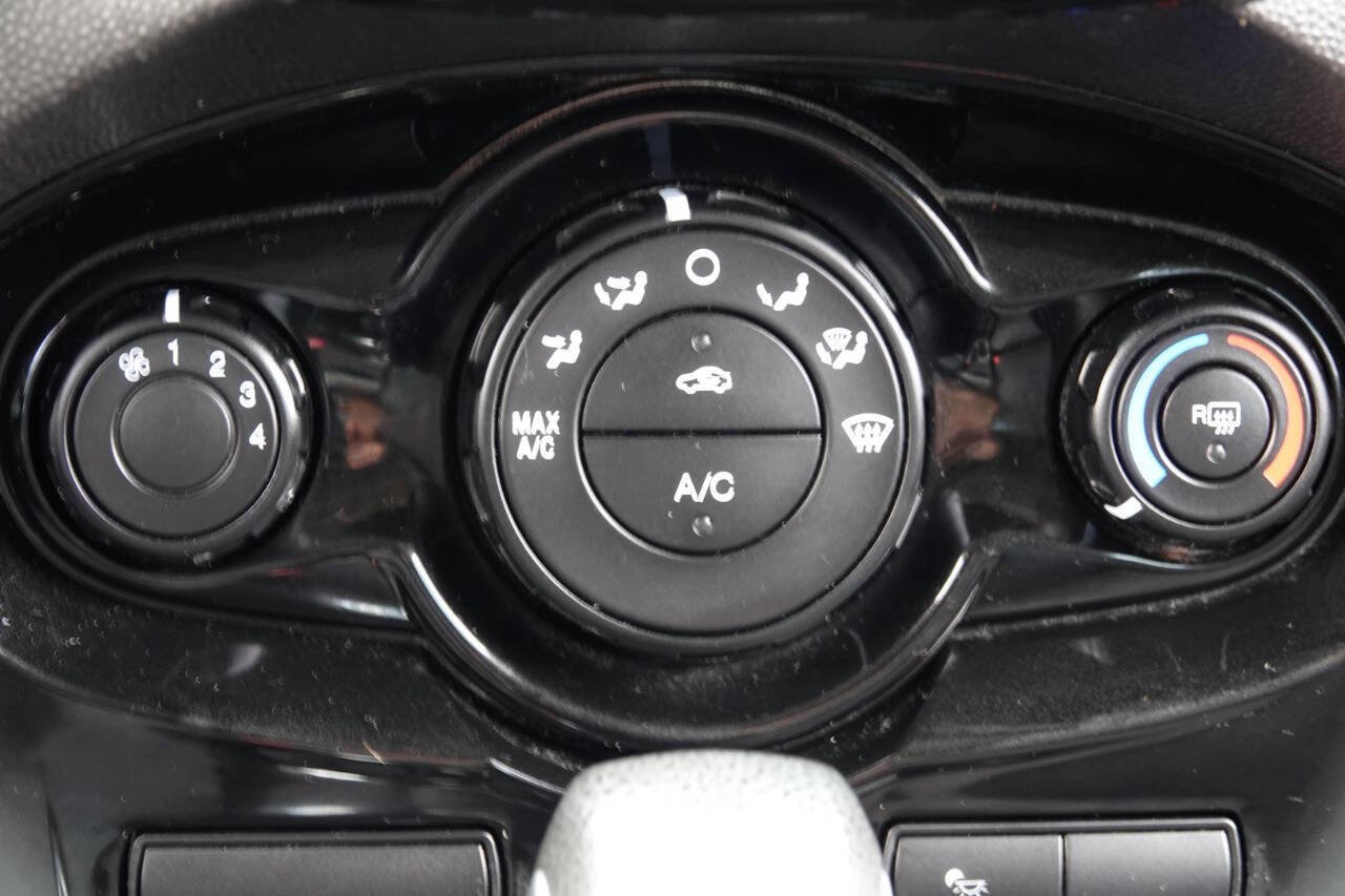 Used 2014 Ford Fiesta SE w/ Equipment Group 201A FWD image 65
