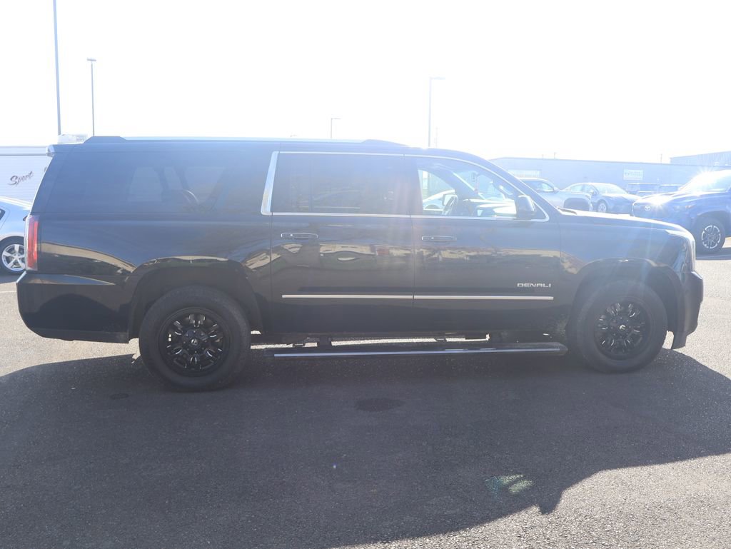Used 2017 GMC Yukon XL Denali w/ Open Road Package AWD/4WD image 7