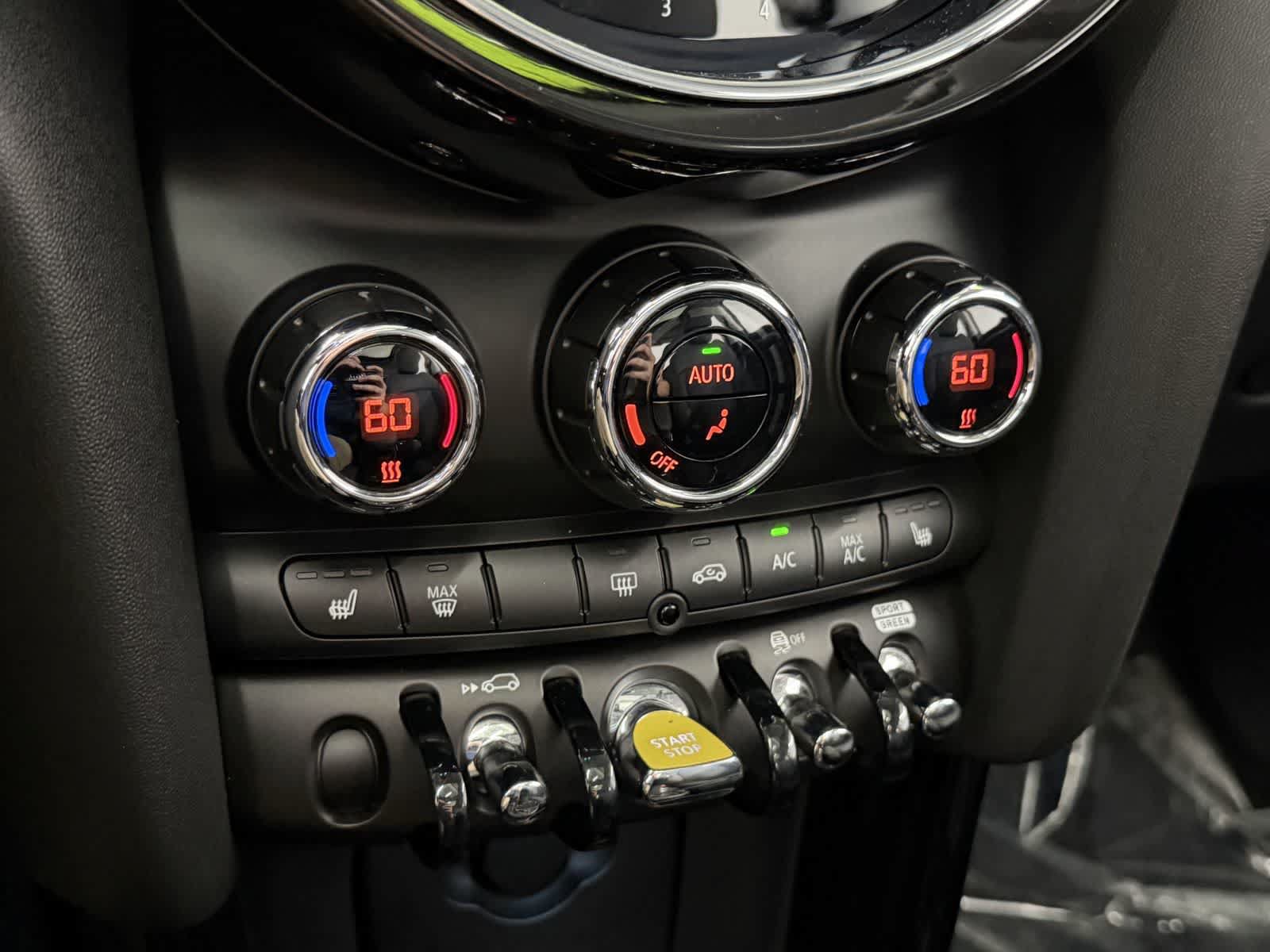 Used 2024 MINI Cooper SE FWD image 20