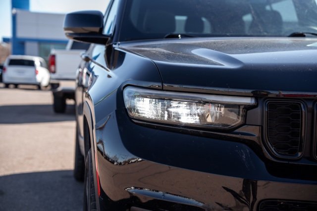 Used 2023 Jeep Grand Cherokee L Laredo image 13