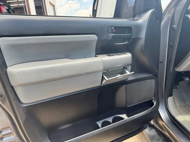Used 2017 Toyota Sequoia SR5 w/ Premium Package RWD image 24