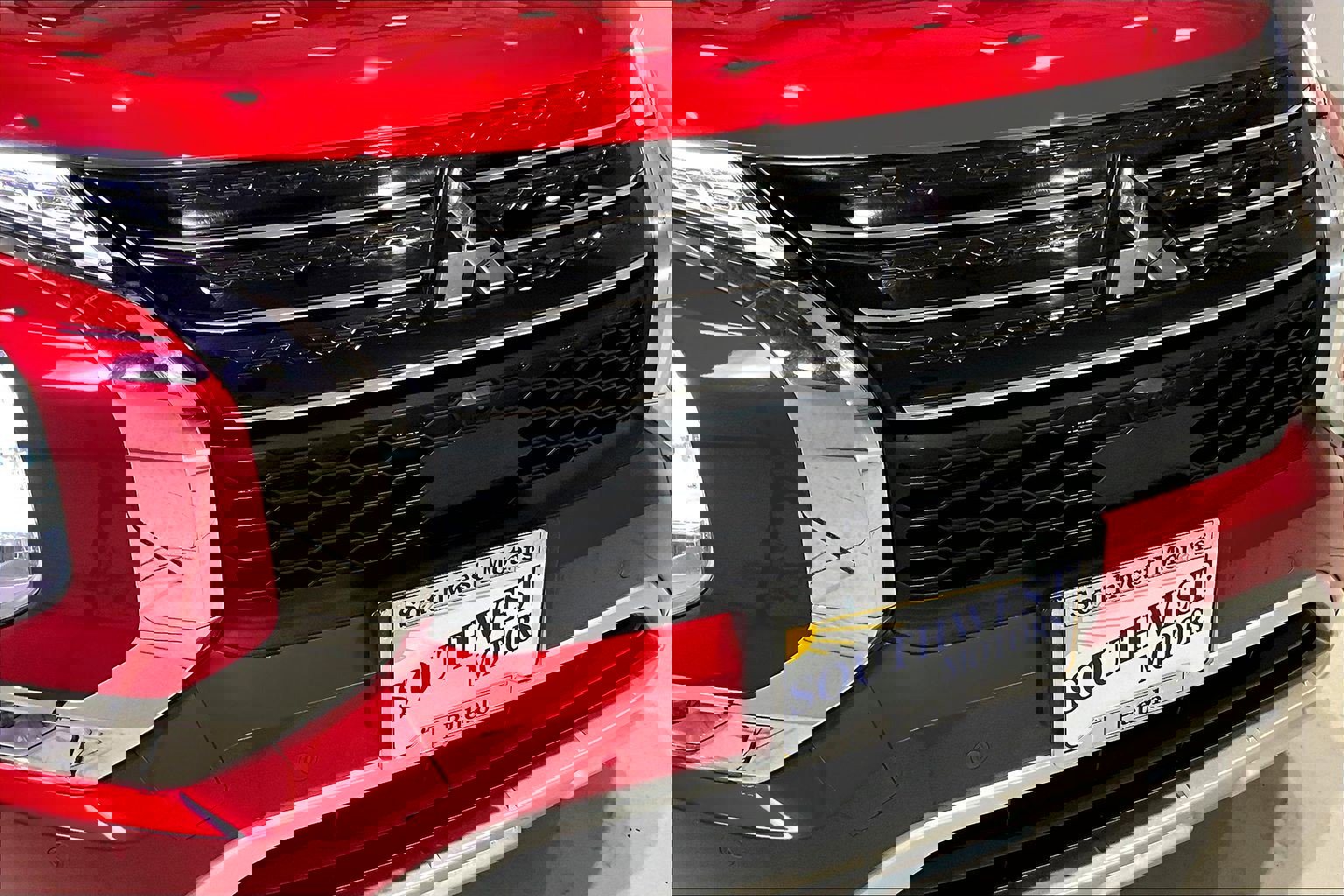 Used 2024 Mitsubishi Outlander SE image 32