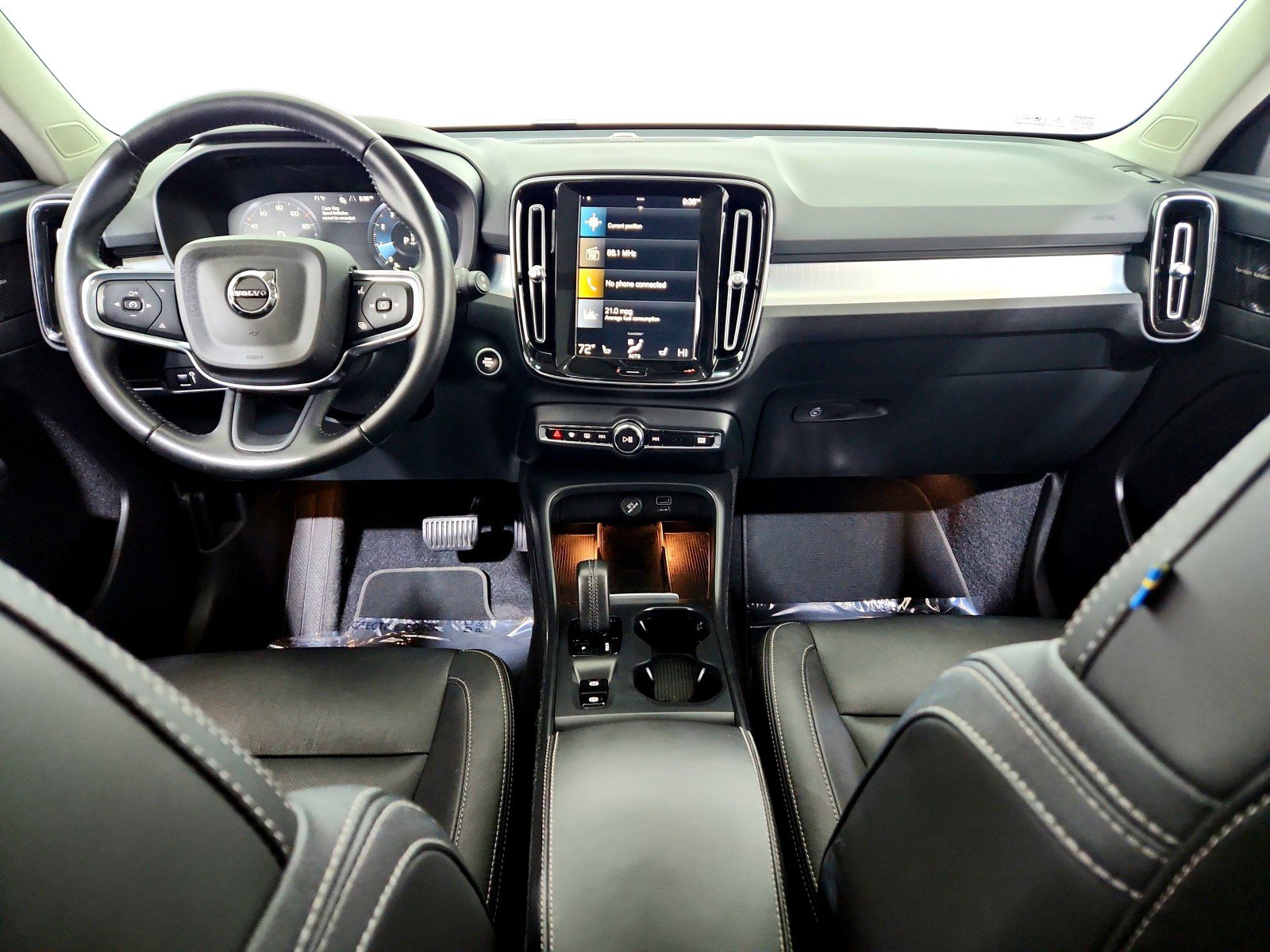 Used 2021 Volvo XC40 T5 Momentum image 17